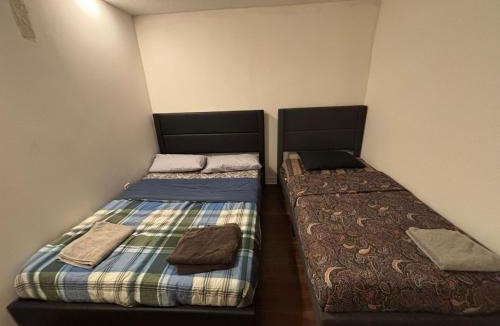 Brampton House | Brampton Special Cost Friendly Room- 24 hrs Checkin