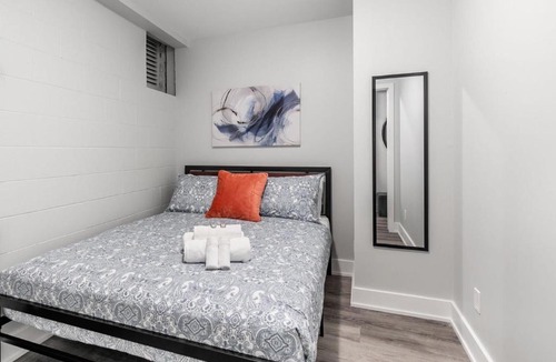 Central Hamilton Apartment | Brand New - 1BR Modern Apt - CENTRAL Location