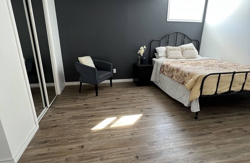 Midhurst Apartment | Brand New 2 Bedroom with indoor fireplace. 5 mins to Snow Valley!