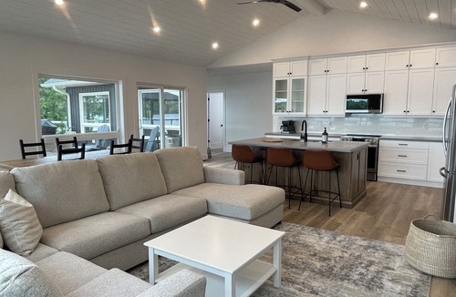 Buckhorn Cottage | Brand New Buckhorn Lake Cottage