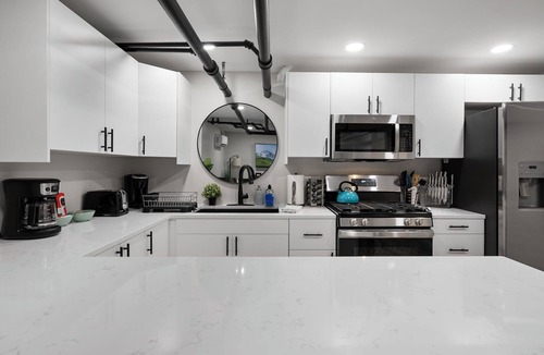 Union Park Apartment | Brand NEW Centrally Located with FREE parking and PET friendly!