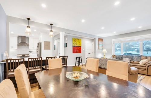 Southeast Calgary House | Brand New Comfy Inner City Oasis