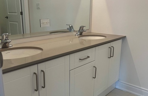 Oakville House | Brand new exec 3 storey TH, 3000 sq foot high ceilings with 4 bdrm. Oakville