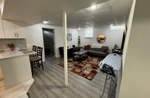Meadowvale Village House | Brand New Guest Suite near 407/401 Airport