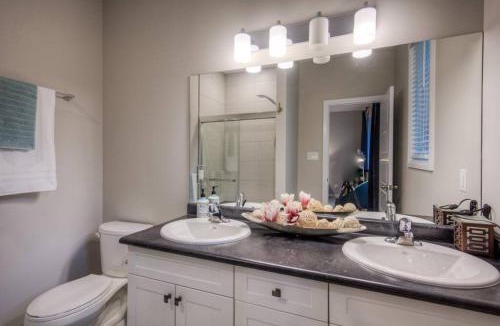 Rosemount House | BRAND-NEW LUXURY SUITE in DOON SOUTH, min to 401