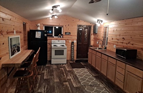 Motley Cabin | Brand new remodel, fantastic 1 bedroom on Lake Shamineau.