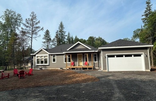 Dwight House | Brand New spacious & beautiful cottage in Northern Lights - Huntsville, Muskoka
