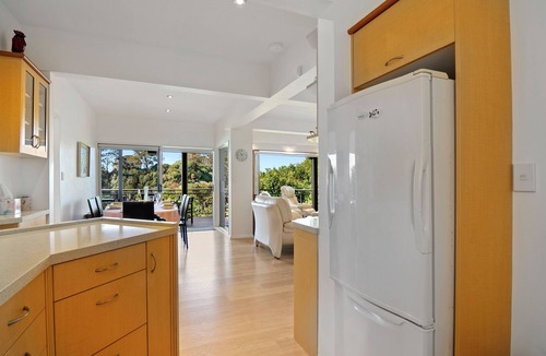 Ngaio Bay Cottage | Breakers Bay on the beach - Kaiteriteri Home
