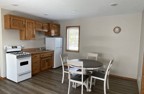 Alexandria House | Breathtaking! 4BR/3BA Cabin - 30ft from lakeshore on Alexandria Chain of Lakes