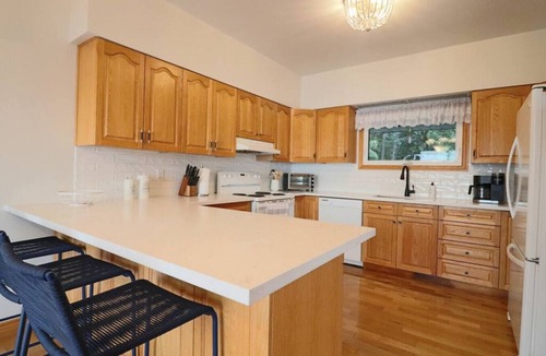 Tay House | Breathtaking 5 bedroom Waterfront Home With Hot Tub!