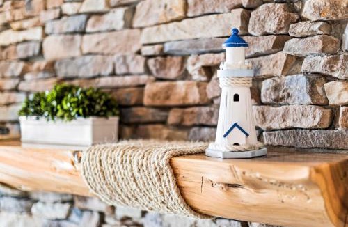 Two Harbors Apartment | Breathtaking Lake Views 1BR King Suite, Kitchen & Heated Pools