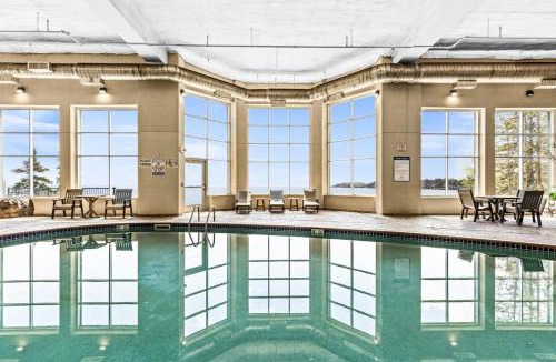 Two Harbors Apartment | Breathtaking Lake Views 1BR King Suite, Kitchen & Heated Pools