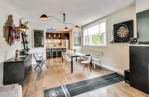 Oakwood Village House | Breathtaking private Hottub Oasis