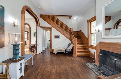 Summit - University House | Breathtaking Victorian Mansion~2 Blocks to Cathedral~HUGE Hidden Arcade~Theatre!
