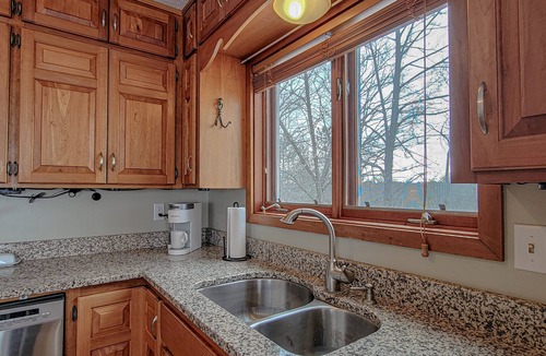 Bemidji Condo | Breezy Hills -Lake Bemidji, King bd, Kayaks, PB Trail!