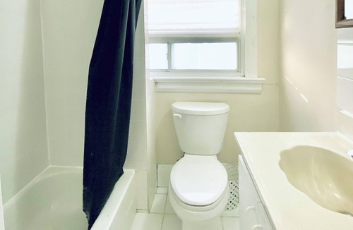 High Park North Apartment | Bright 1 bed next to High Park!
