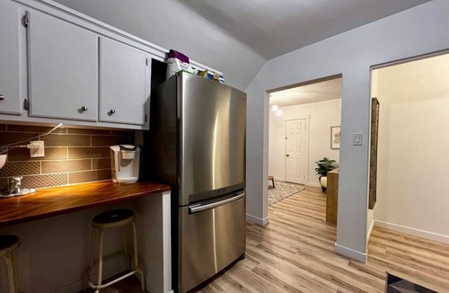 South Lethbridge Condo | Bright 2 Bdrm Upper Suite in Historic Home!