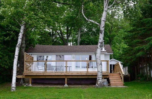 Port McNicoll Cottage | Bright 2 Bdrm Waterfront Cottage on Georgian Bay