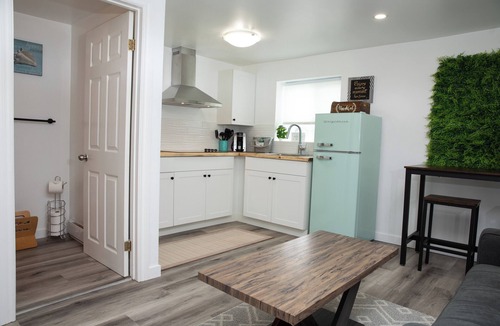 Sudbury House | Bright and Cozy Basement Oasis in the Minnow Lake area