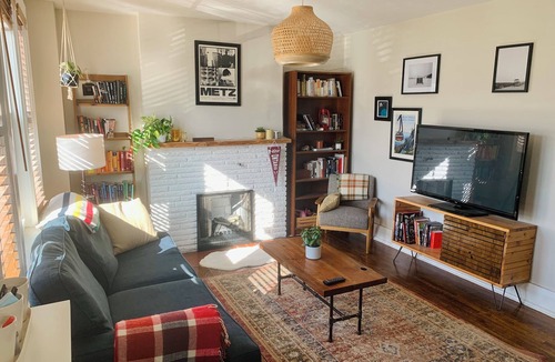 Keelesdale - Eglinton West House | Bright and Cozy 2Br House