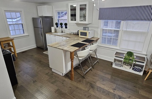 Paris House | Bright and cozy riverfront home in the heart of Canada's Prettiest Little Town!