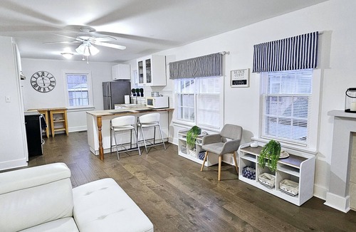 Paris House | Bright and cozy riverfront home in the heart of Canada's Prettiest Little Town!