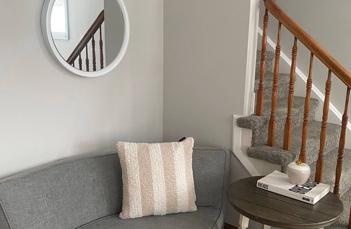 Lakeview House | Bright beautiful home in Oshawa! Steps away from trails 5 min walk to lake front