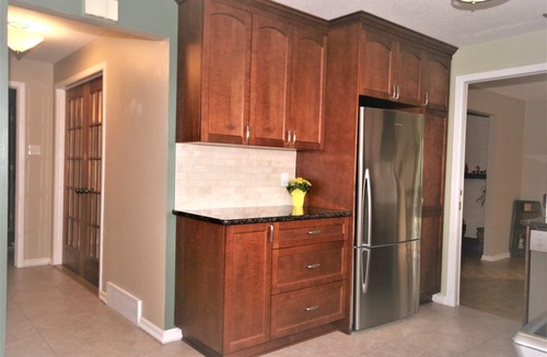 Ottawa Division House | Bright, clean, comfortable, well maintained home