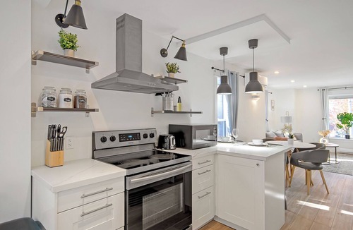 Peterborough Apartment | Bright & Modern 2BR | Near DT & Hospital
