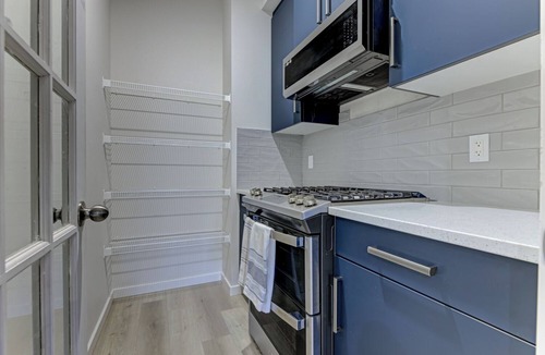 Southeast Edmonton House | Bright & Modern Home, Sleeps 8+, Fully Equipped Kitchen, & Garage Parking!