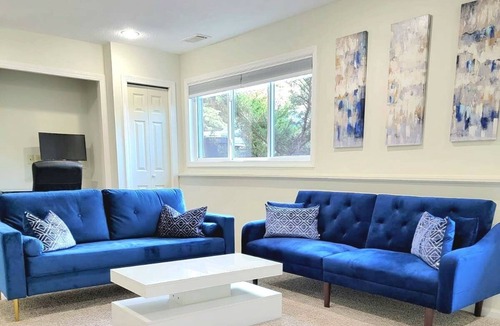 Eagan House | Bright modern space close to all the action!