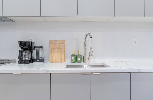 Bushwick House | Bright Studio Duplex w/Backyard & W/D