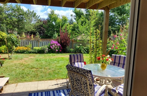 Rosemount House | BRIGHT SUITE: 2 BDRMS-COTTON LINEN FIRE PL PATIO PARK/GRAND RIVER WALKING TRAILS