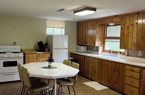 Alexandria House | Brophy Reflections 4BR/2BA, 2 Kitchens, Firepit, Year Round Rental, Lic#1798