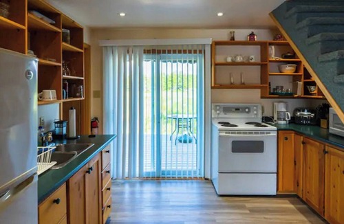 Trent Lakes Cottage | Buckhorn's Angelfire Resort - Lakeview