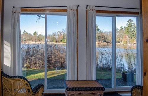 Trent Lakes Cottage | Buckhorn's Angelfire Resort - Log Cabin