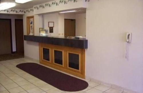 North Branch Hotel | Budget Host Inn & Suites