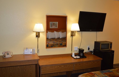 Burnsville Hotel | Burnsville Inn & Suites
