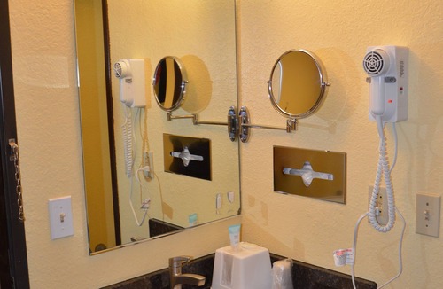 Burnsville Hotel | Burnsville Inn & Suites