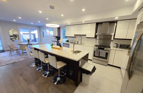 Lowertown Apartment | Byward-Market Luxury GuestHouse