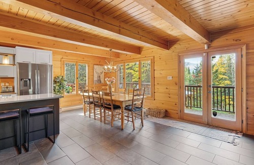 Lac-Superieur Cabin | Charming Lac Supérieur Chalet: Private Spa & Sauna