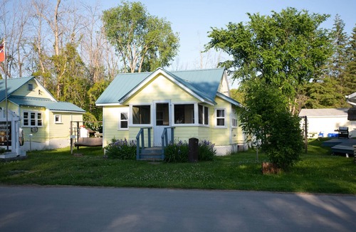 Lindsay Cabin | Cabin 2- 2-Bedroom Lakeview Cabin, Swimming Sandy Beach, Fishing Dock & Firepits