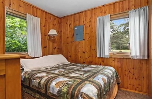 Pine River Apartment | Cabin 3 at Heaths Resort