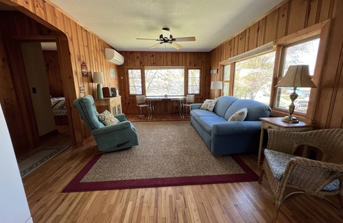 Longville Cabin | Cabin 3, Lien's Resort, Up North Cabin on Leech Lake, Fishing, Swimming, Boating