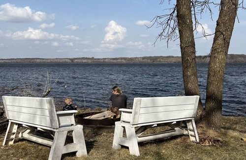 Benton County Cabin | Cabin #3 Newly remodeled 1 bedroom cabin right by the lake.