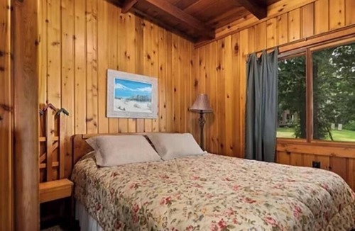 Pine River Apartment | Cabin 4 at Heaths Resort