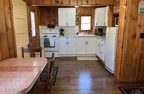 Longville Cabin | Cabin 4, Lien's Resort, Leech Lake, Fishing, Boating Swimming