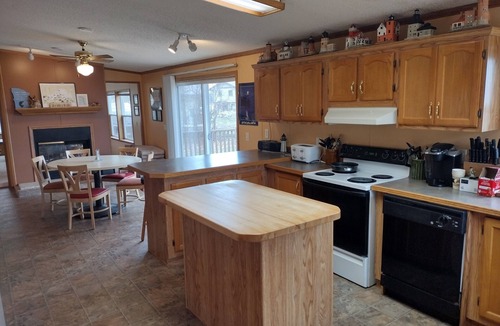 Rogers Township Cabin | Cabin Getaway!