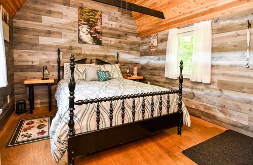 Woodview Cabin | Cabin in The Woods at Northern Retreat