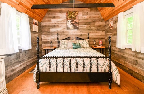 Woodview Cabin | Cabin in The Woods at Northern Retreat